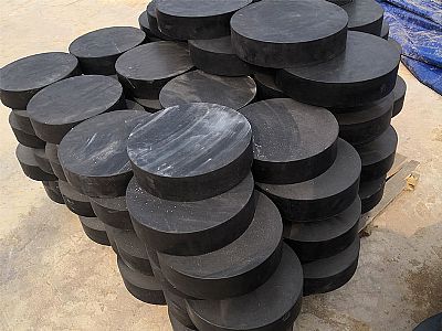 双清区板式橡胶支座由若干层橡胶片与薄钢板经加压硫化